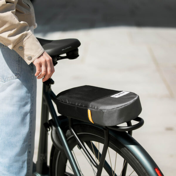 URBAN PROOF Recycled Luggage Carrier Cushion - Black - Image 3